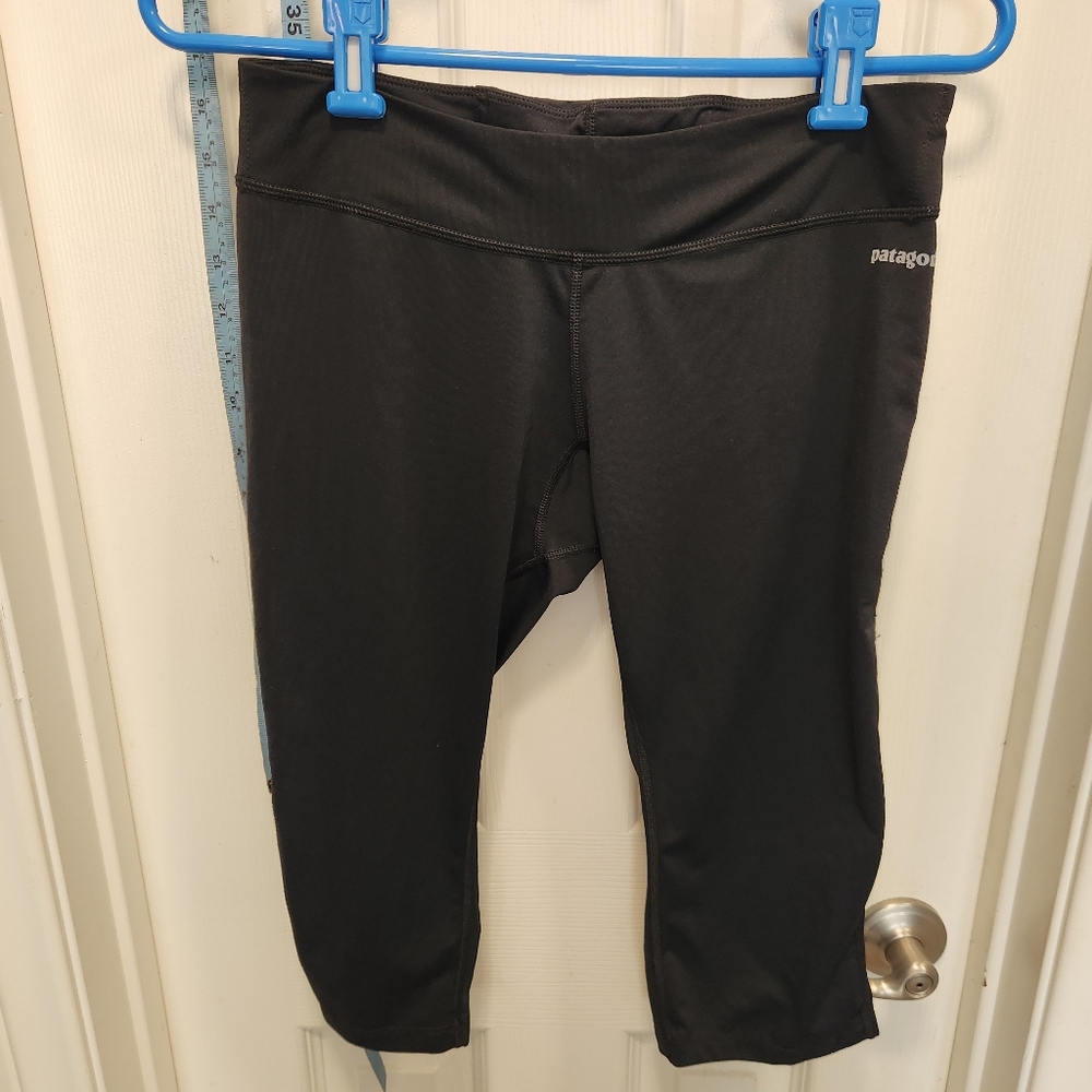 Patagonia crops size m